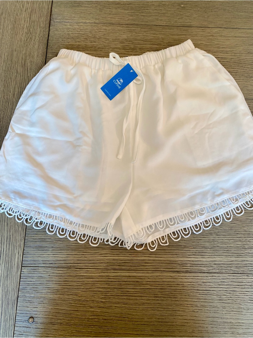 Cupshe White Lace-Trim Elastic Waist Shorts